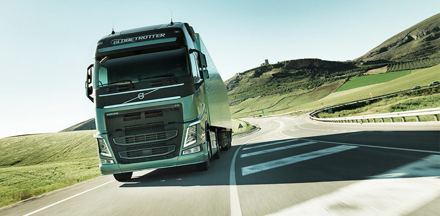 new-volvo-fh-on-the-road-2