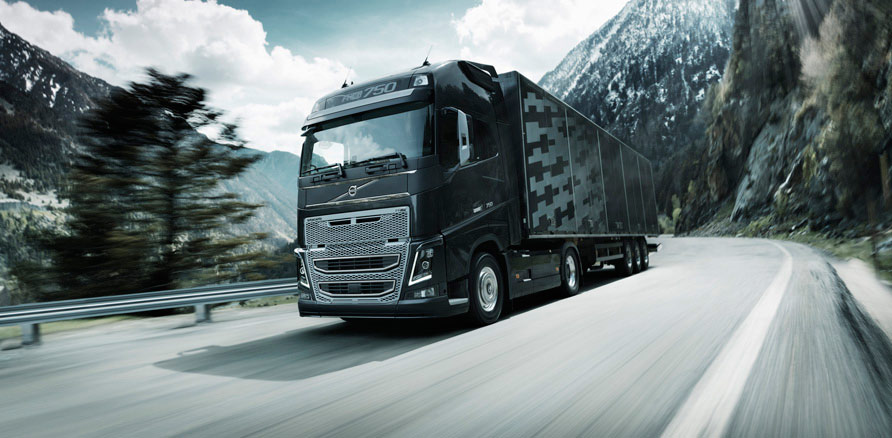 new-volvo-fh16-on-the-road-2