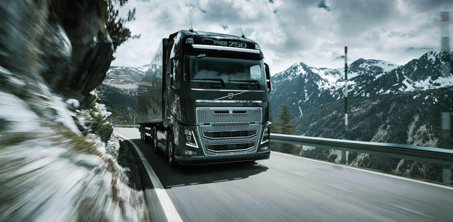 new-volvo-fh16-on-the-road