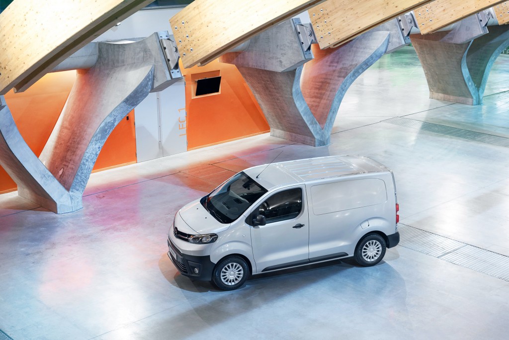 TOYOTA_PROACE_VAN_COMPACT_12.JPEG