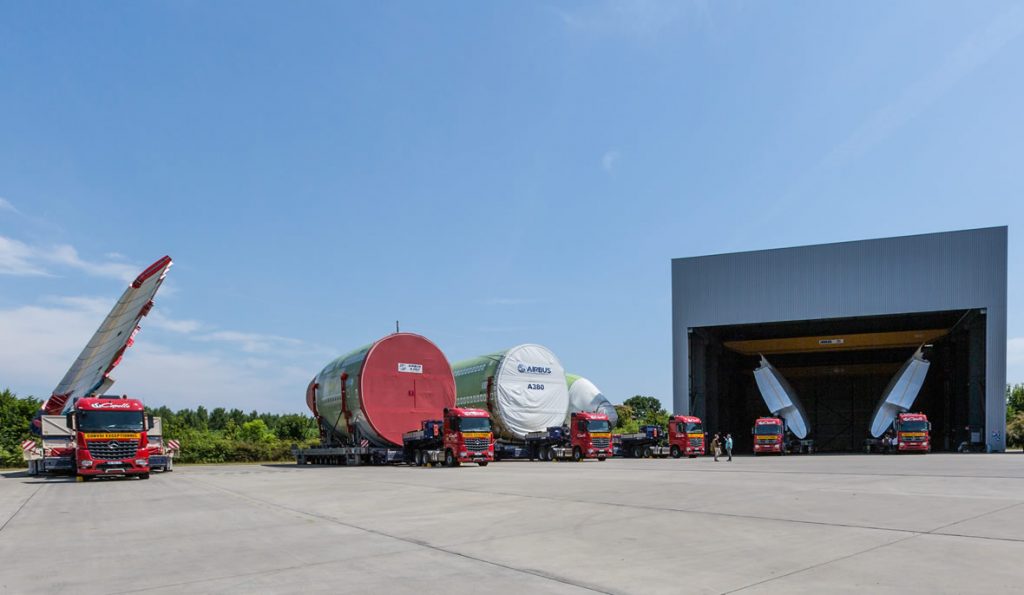 01-Mercedes-Benz-Trucks-Arocs-SLT-Airbus-A380-carriage-of-heavy-goods-1180x686