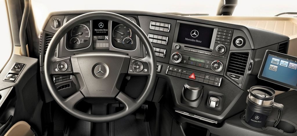 2012-mercedes-benz-actros-8_1024x0w