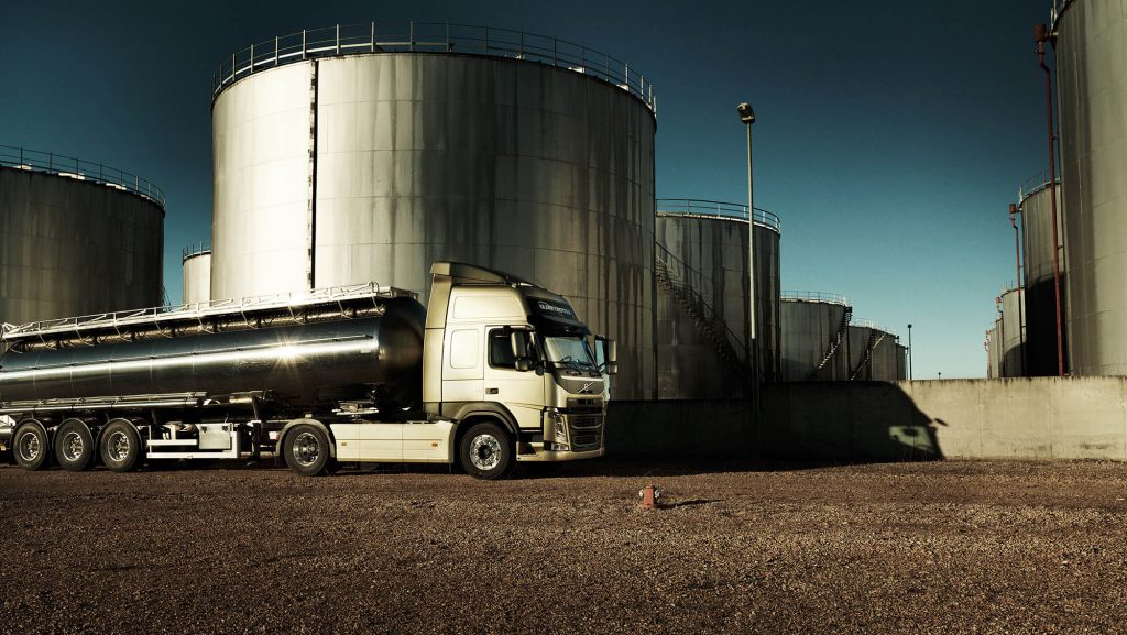 2326x1310-volvo-fm-tanker-truck