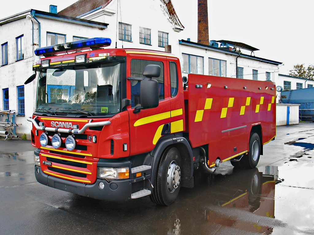 Scania P 380 Rescue vehicle. Water/foam carrier, with day cab. Photo: Denny Walthersson 2006