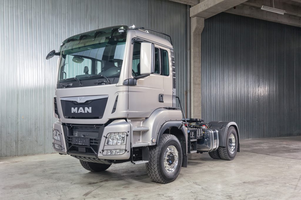 MAN TGS 18.480 4x4H BLS as exhibit at bauma 2016. DE: MAN TGS 18.480 4x4H BLS auf dem Messestand von MAN auf der bauma 2016. UK: MAN TGS 18.480 4x4H BLS as exhibit at bauma 2016.