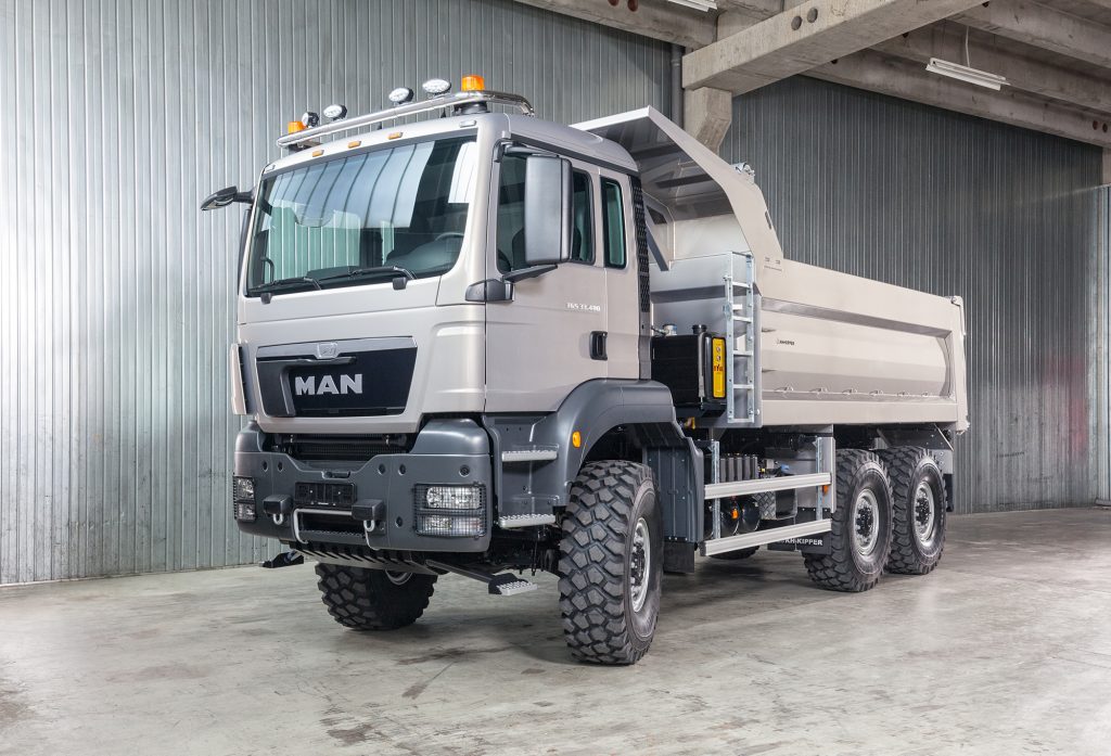 MAN TGS 33.480 6x6 BB as exhibit at bauma 2016. DE: MAN TGS 33.480 6x6 BB auf dem Messestand von MAN auf der bauma 2016. UK: MAN TGS 33.480 6x6 BB as exhibit at bauma 2016.