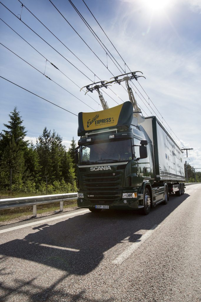 Electric road hybrid truck, Scania G 360 4x2 (Hybrid Truck with Siemens pantograph on the roof) Gävle, Sweden Photo: Tobias Ohls 2016