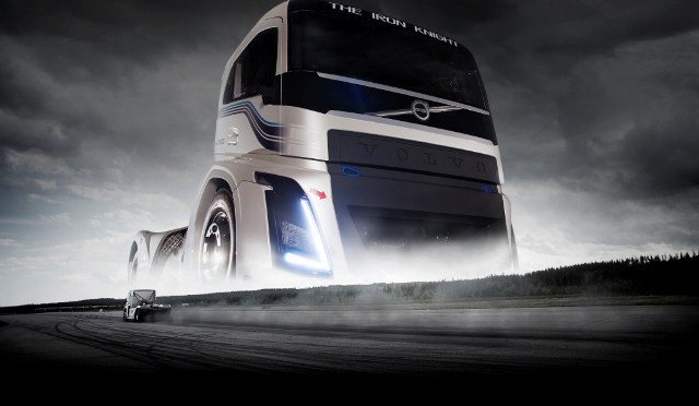 volvo-trucks-Iron-Knight-ha-batido-récord-de-velocidad-en-categorías