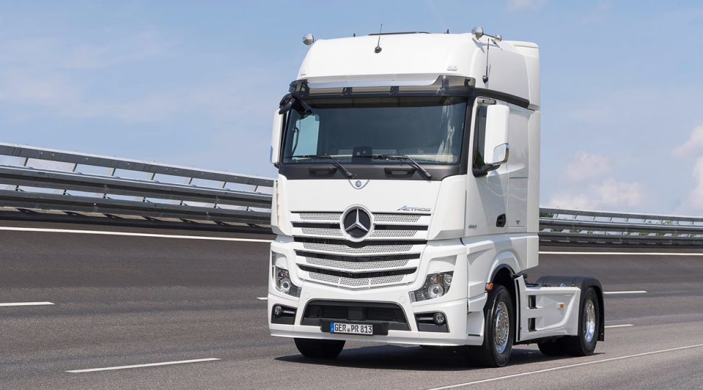 4_1-mercedes-benz-sondermodell-20jahre-actros-1280x710-1280x710