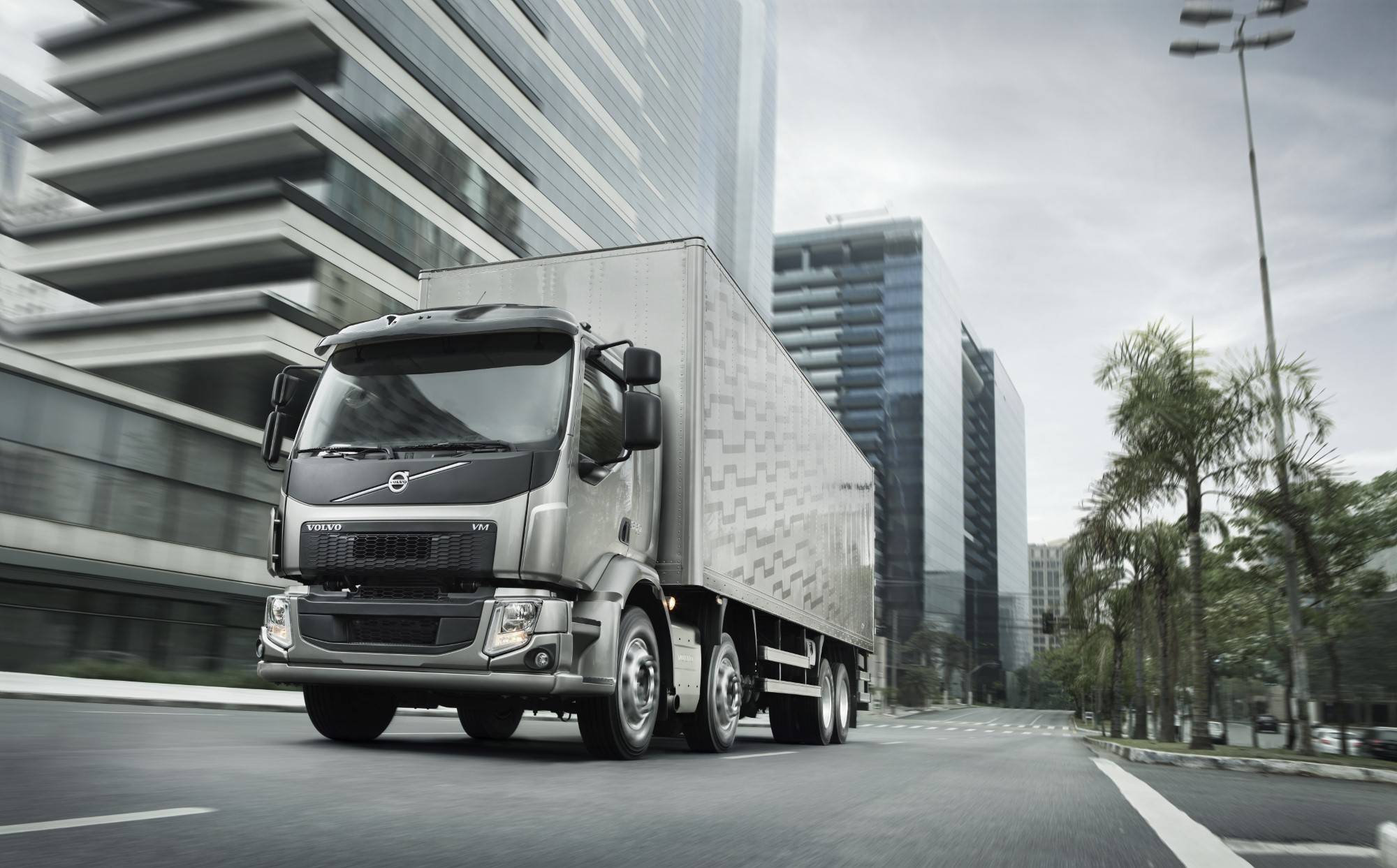 Грузовик 1000 кг. Volvo грузовик 2023. Новый грузовик Вольво в 2023. Volvo грузовой машина 2020. Volvo тягач 2020.
