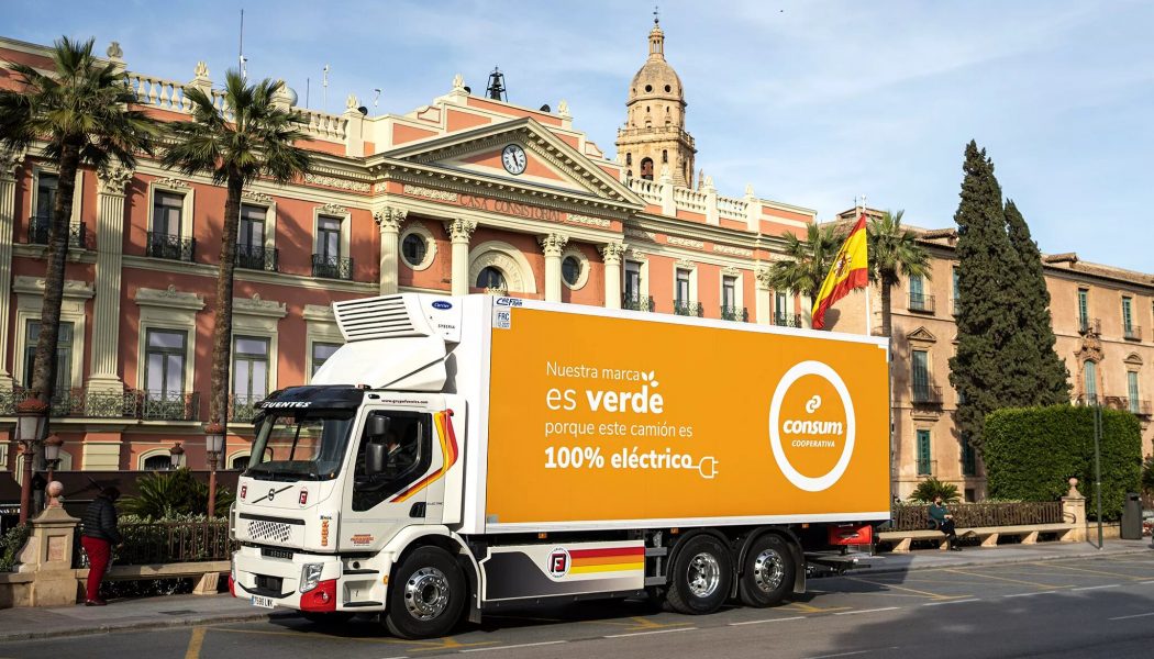 El Grupo Fuentes de Murcia recibe sus dos primeros camiones eléctricos